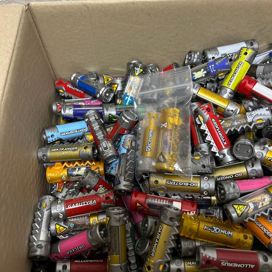 【人気戦隊】獣電戦隊キョウリュウジャー　獣電池345本まとめ売り　レア　限定品