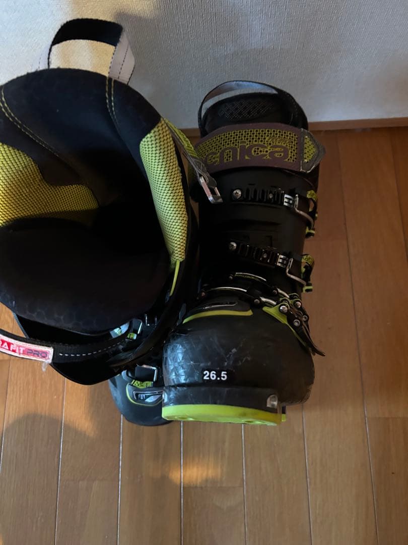 TECNICA ブラック/イエロー スキー用ブーツ