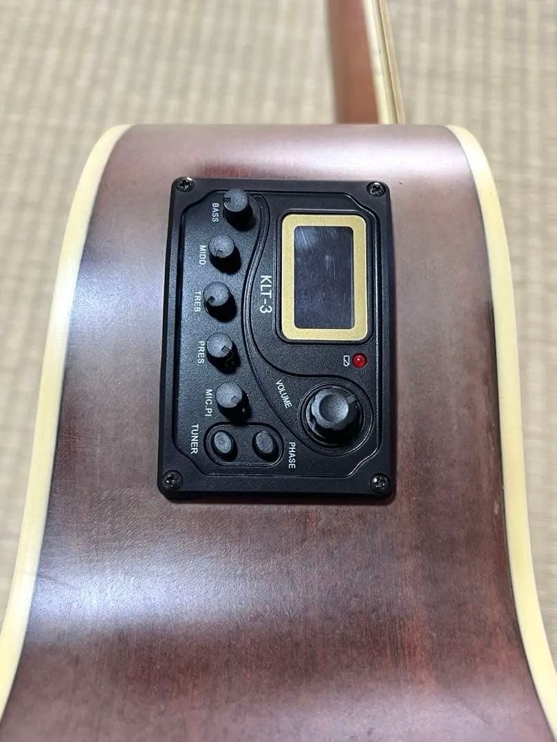 アコースティックベース　URIEL