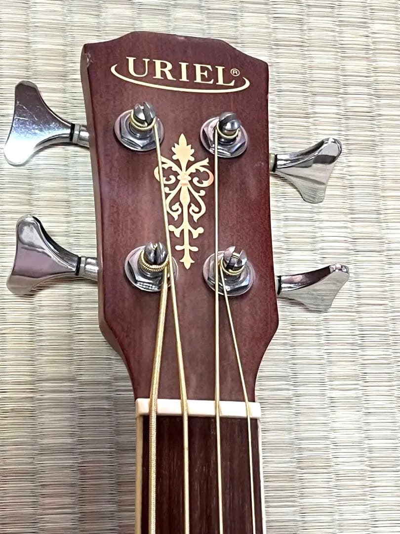 アコースティックベース　URIEL