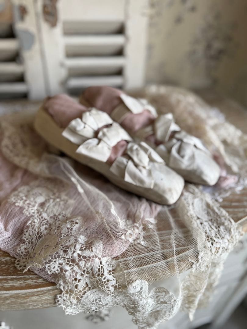 フランスアンティーク希少！ビクトリアンリボンのシルクウェディングシューズ
