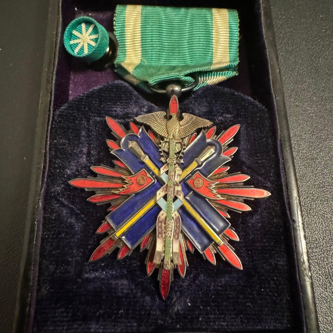 レタライセポ　　【希少】日本軍　功五級金鵄勲章　勲章
