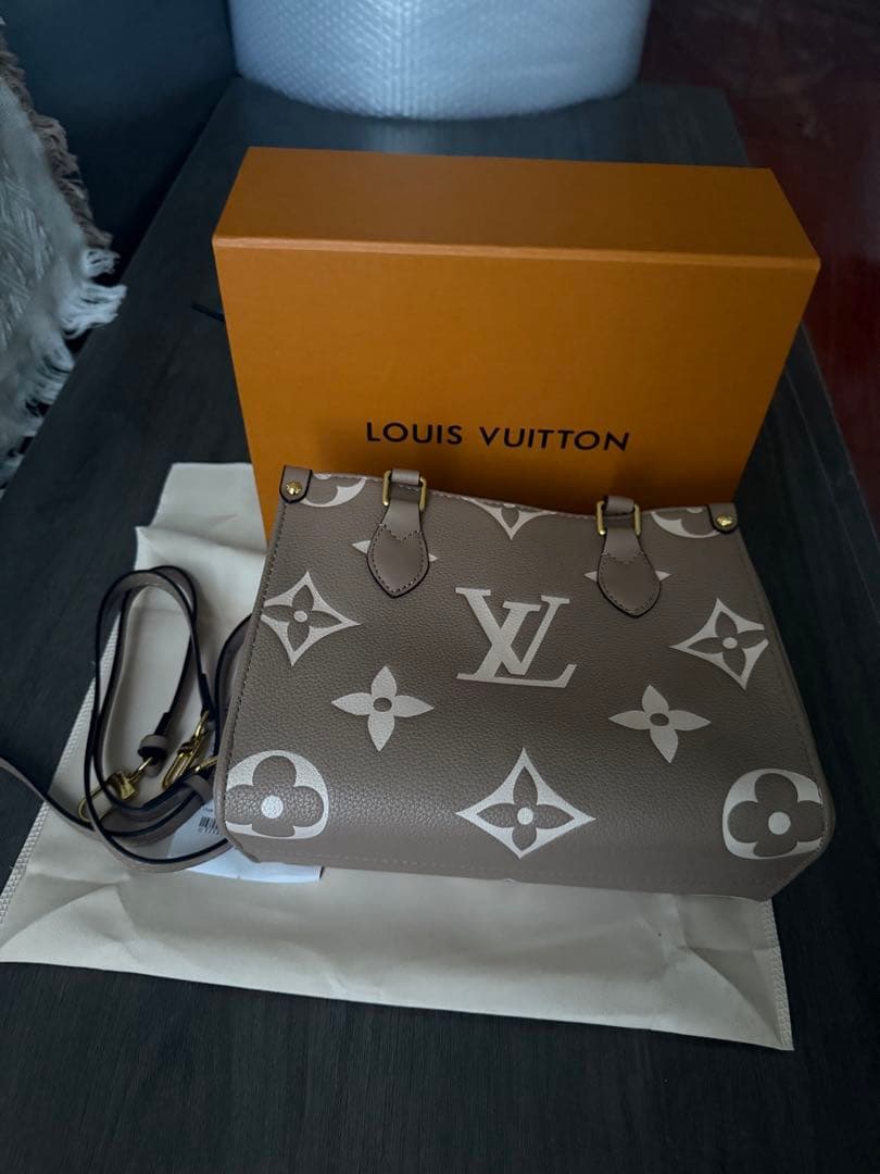 ショルダーバッグ ベージュ