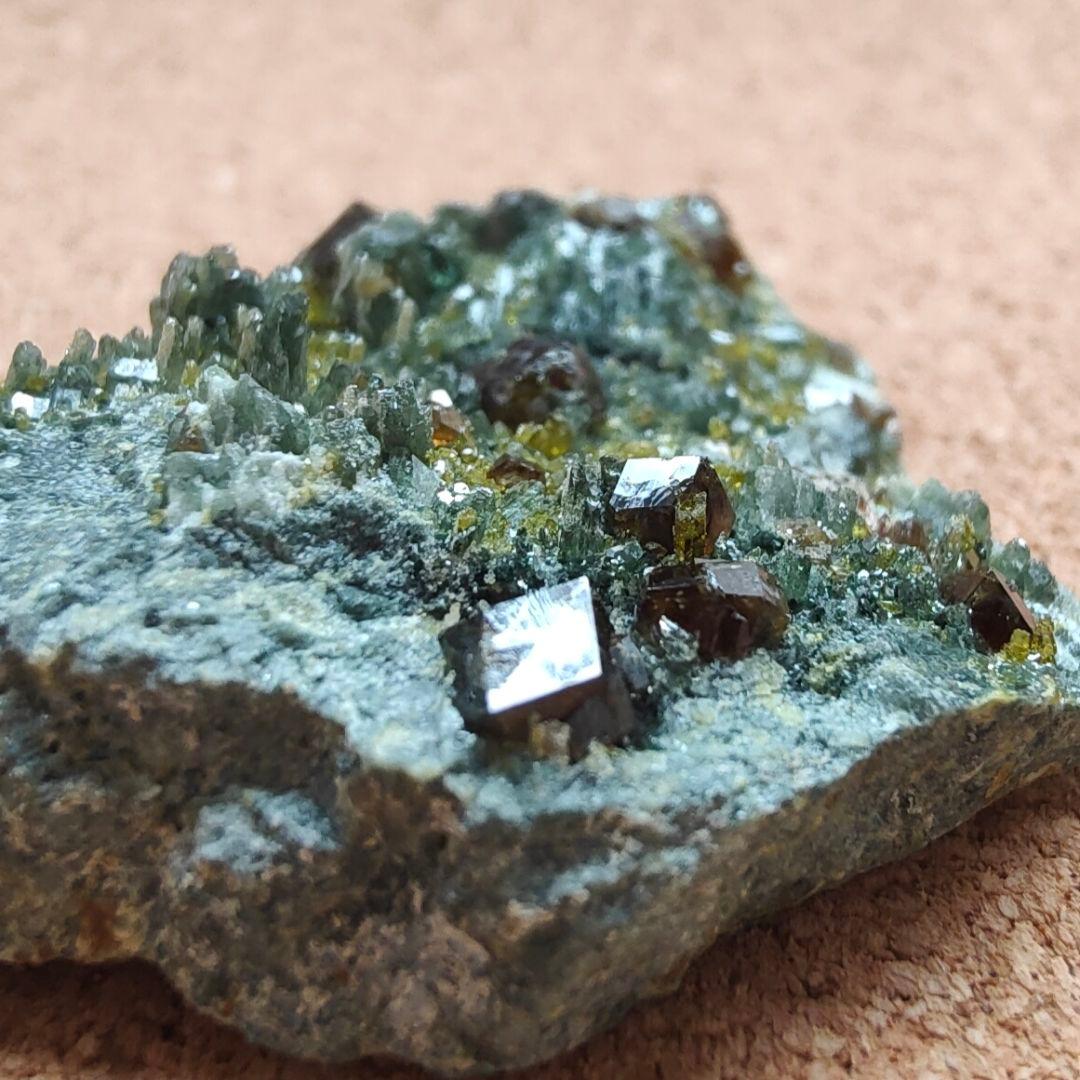 アフガニスタン産ガーネット、ダイオプサイド、エピドート　天然石、原石
