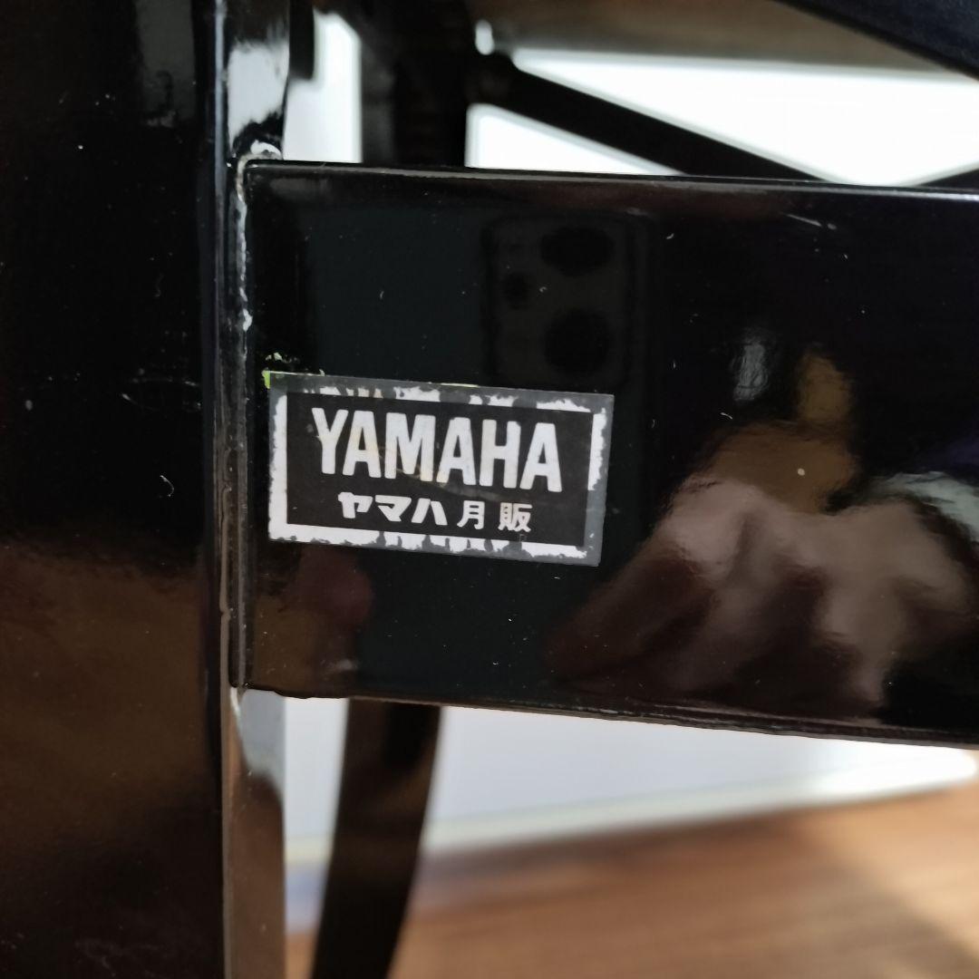 ヤマハ　ピアノトムソン椅子 黒　紫の座面