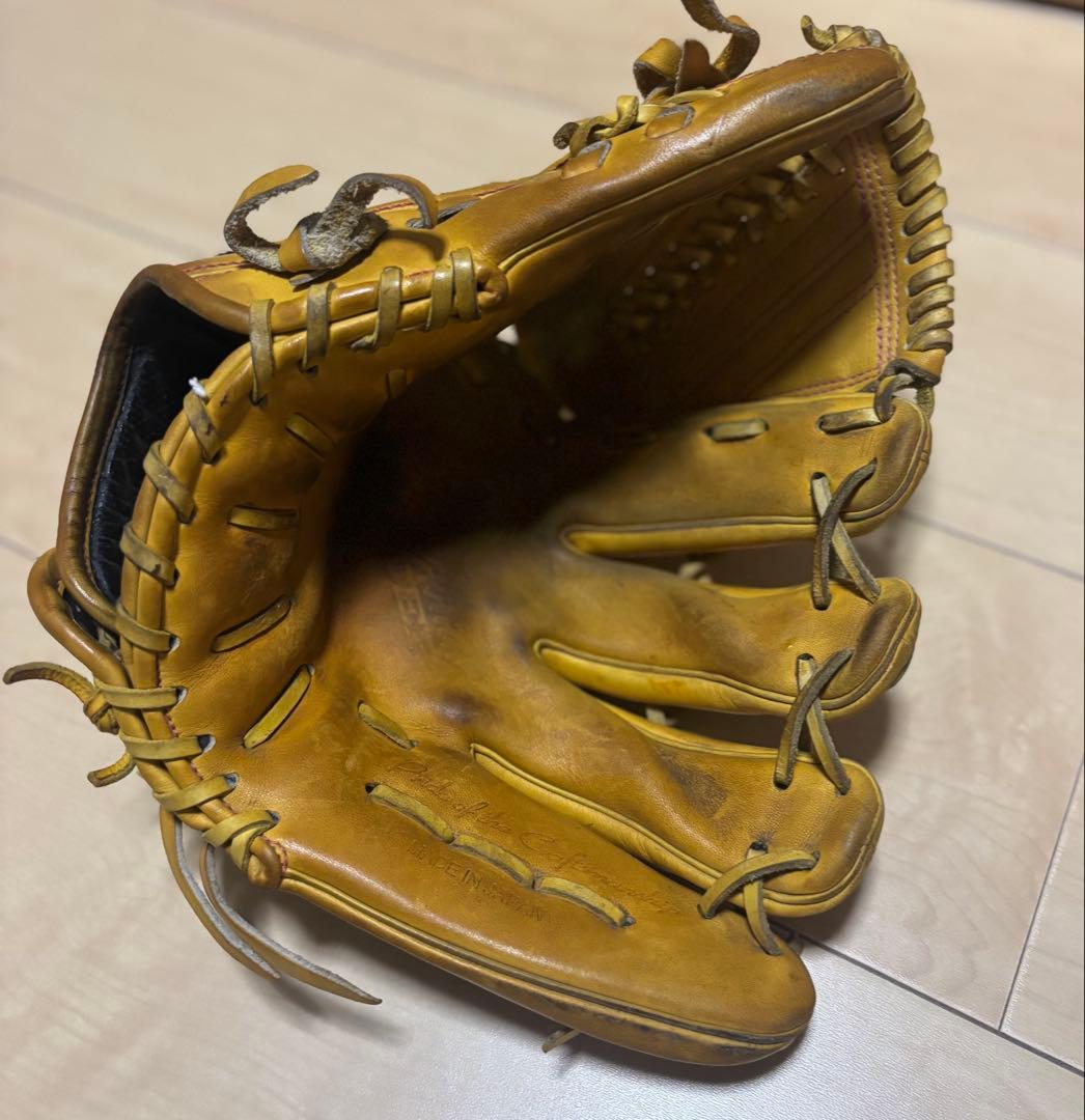 中古品！ハイゴールド硬式野球　投手用グローブ