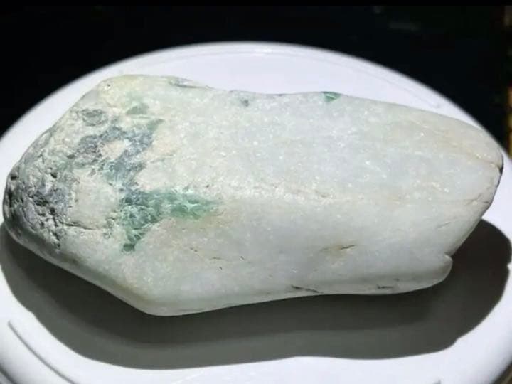 糸魚川翡翠　海石