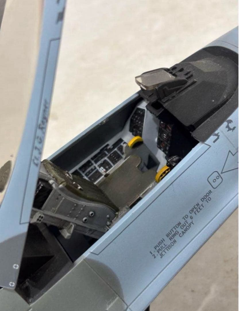 エリートフォース 1/18 F-16 ファイティング・ファルコン