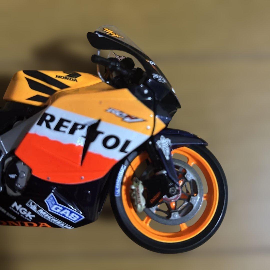 ミニチャンプス MINICHAMPS HONDA RC 211V