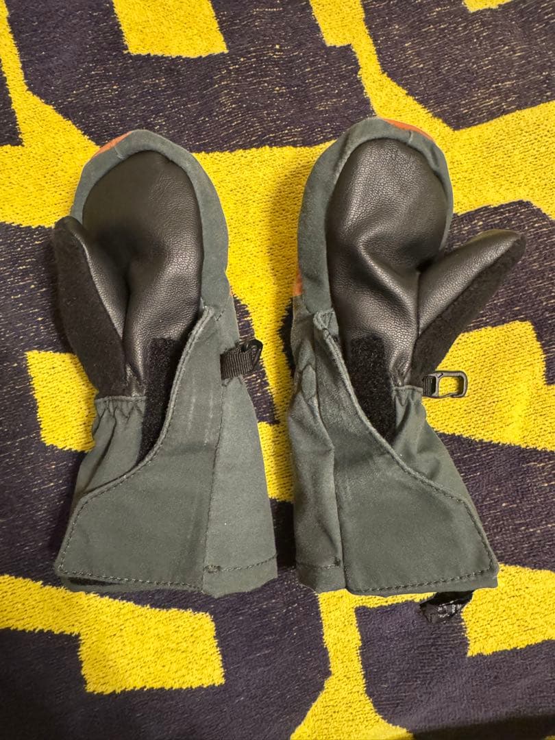 Burton 子ども用スノーボードウェア