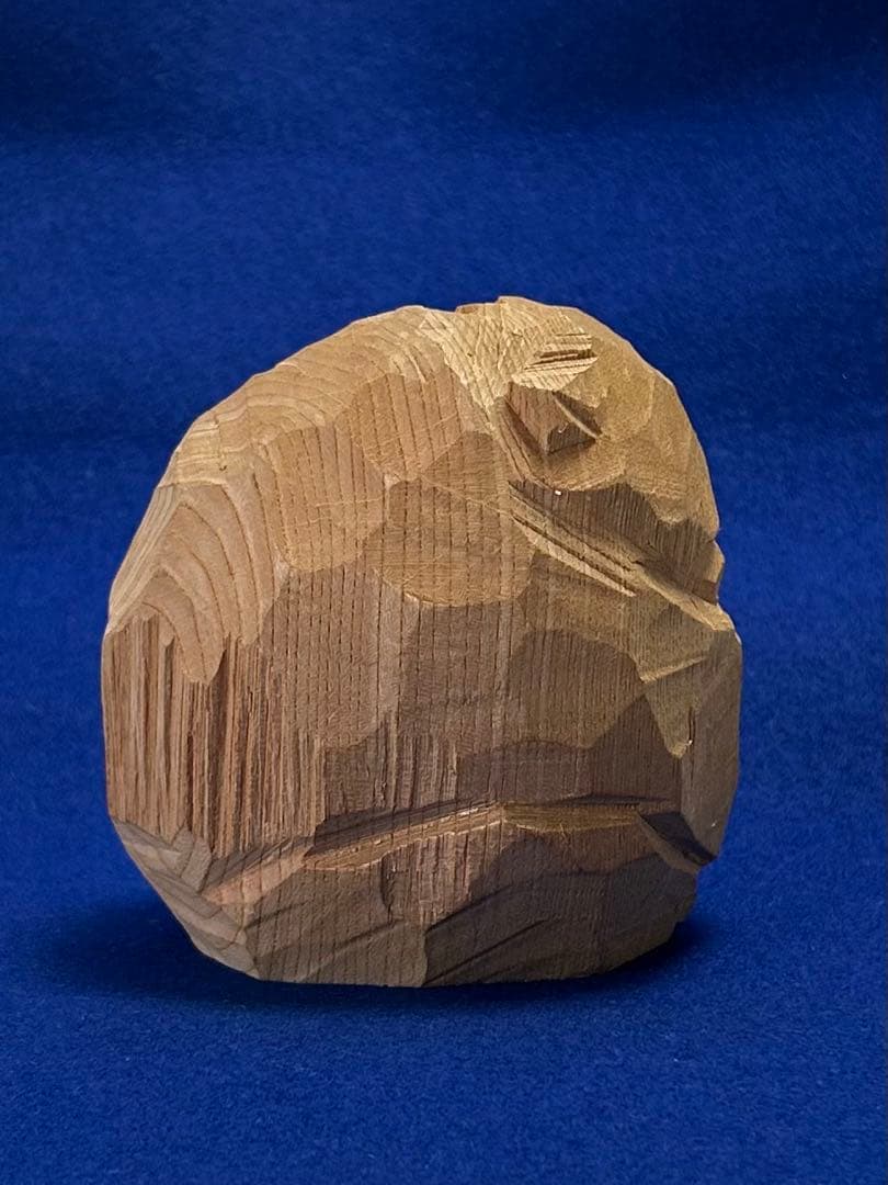 柴崎重行(志) 「眠り熊」1985年作 北海道八雲 ハツリ彫せんの木 木彫熊