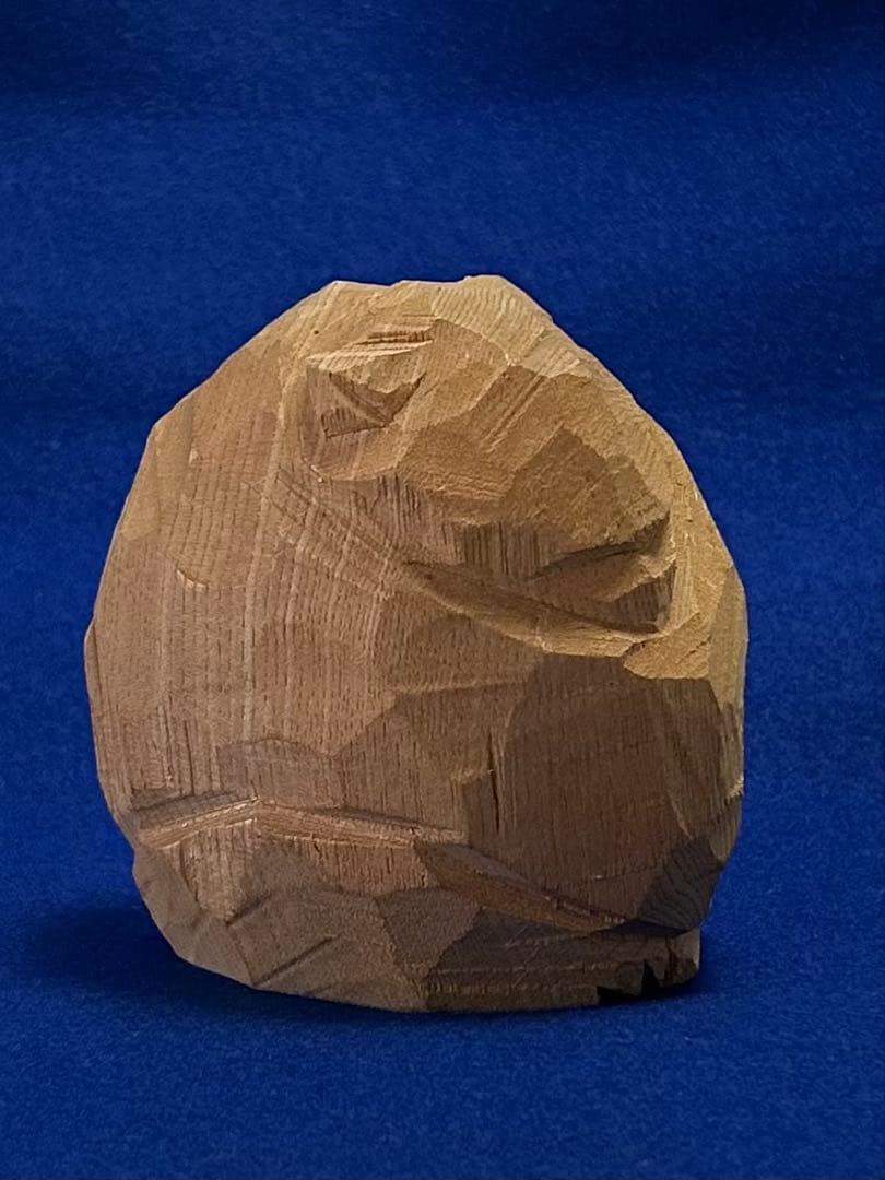 柴崎重行(志) 「眠り熊」1985年作 北海道八雲 ハツリ彫せんの木 木彫熊