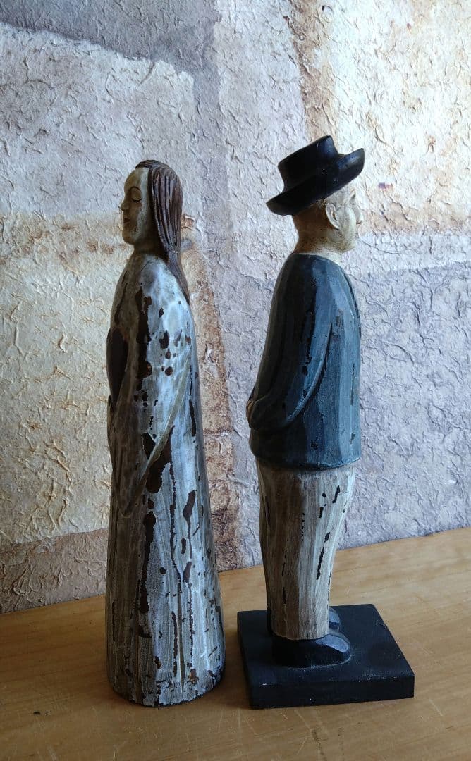 木彫　男性と女性