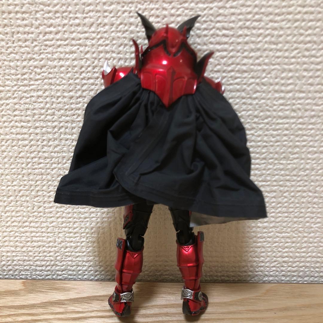 S.H.フィギュアーツ (真骨彫製法) 仮面ライダーダークキバ