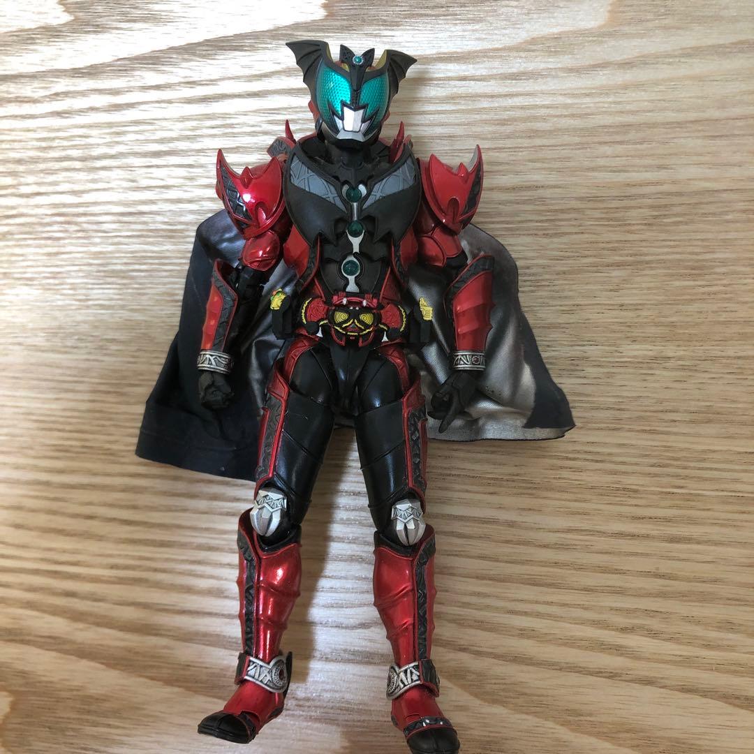 S.H.フィギュアーツ (真骨彫製法) 仮面ライダーダークキバ
