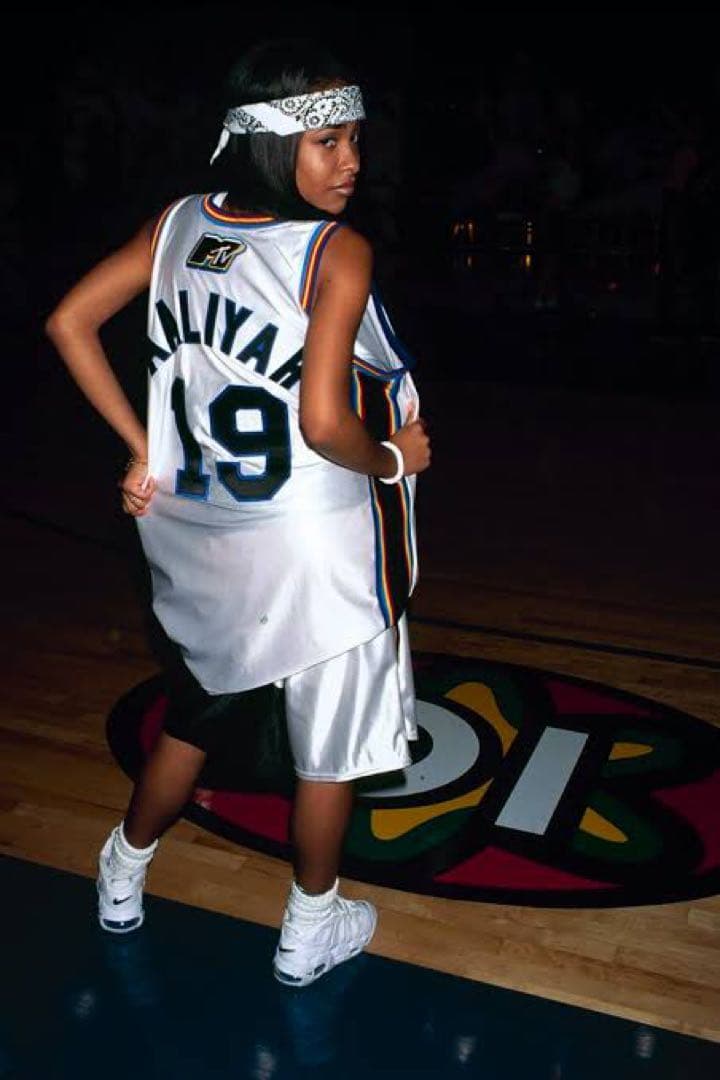 MTV 19 AALIYAH ユニフォーム