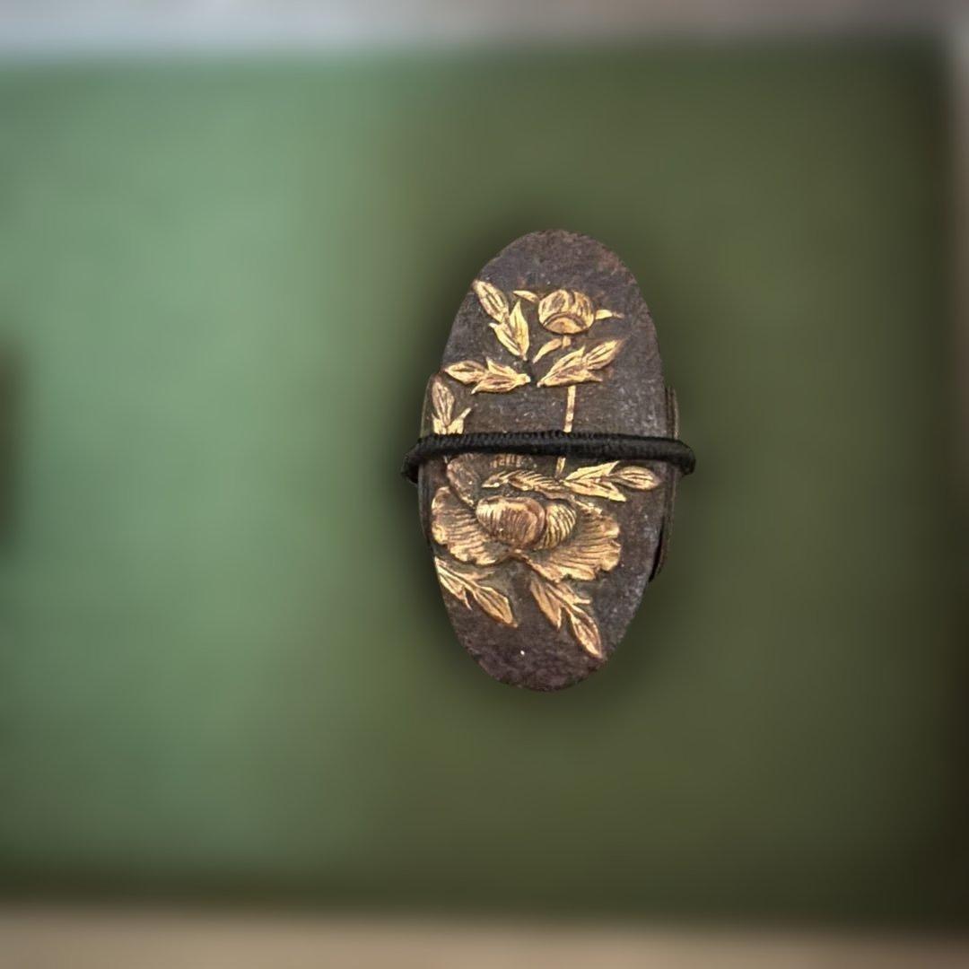 古美術　骨董品　縁頭　牡丹花