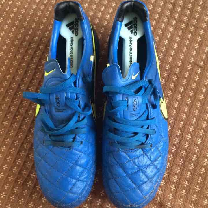 ナイキ サッカー スパイク