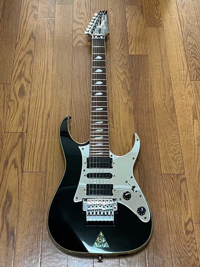 Ibanez UV777P 7弦 Steve Vaiモデル
