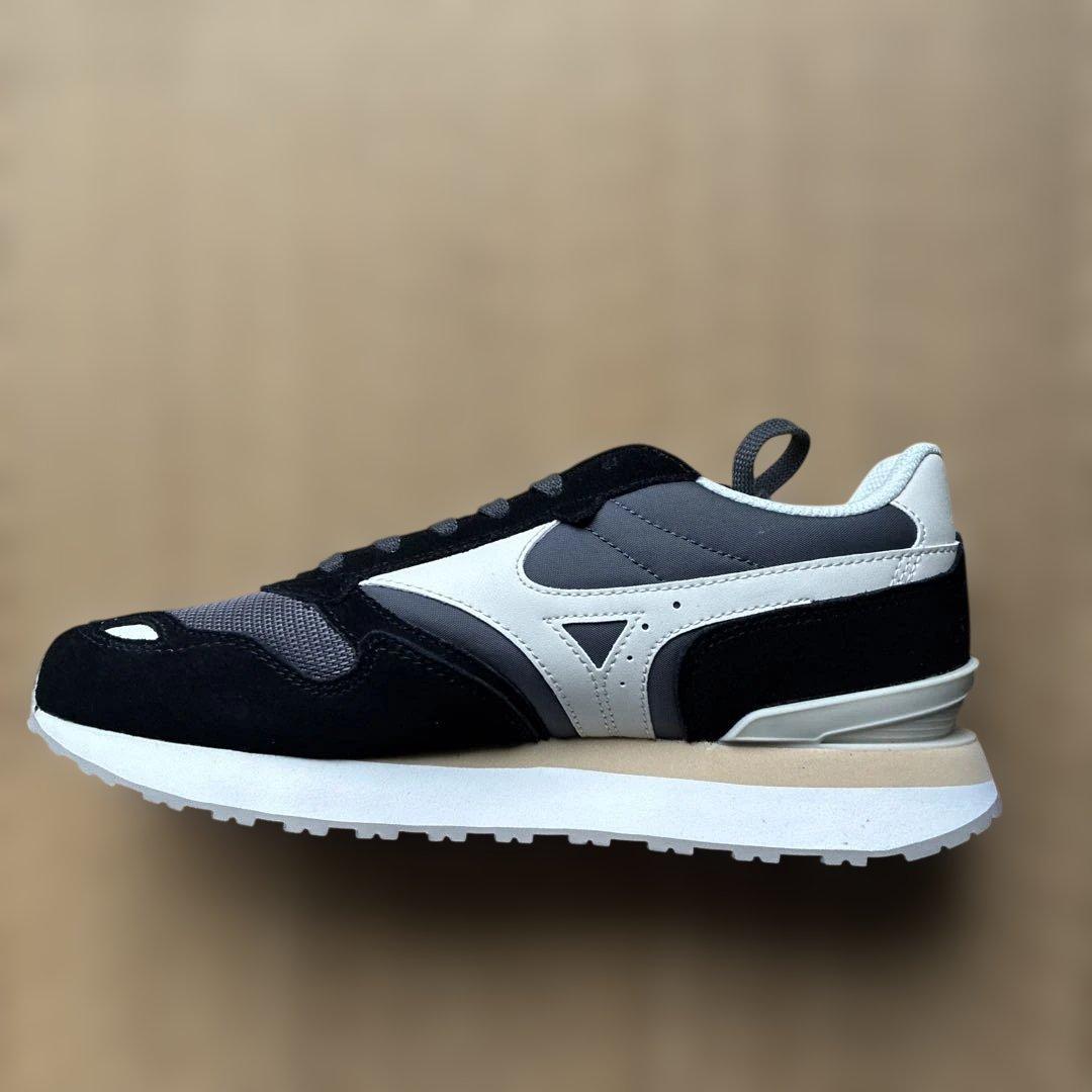 【新品未使用】名古屋グランパス2025 MIZUNO RB87 スニーカー