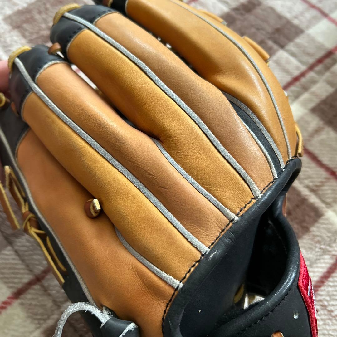 井口資仁選手グラブ、ローリングス