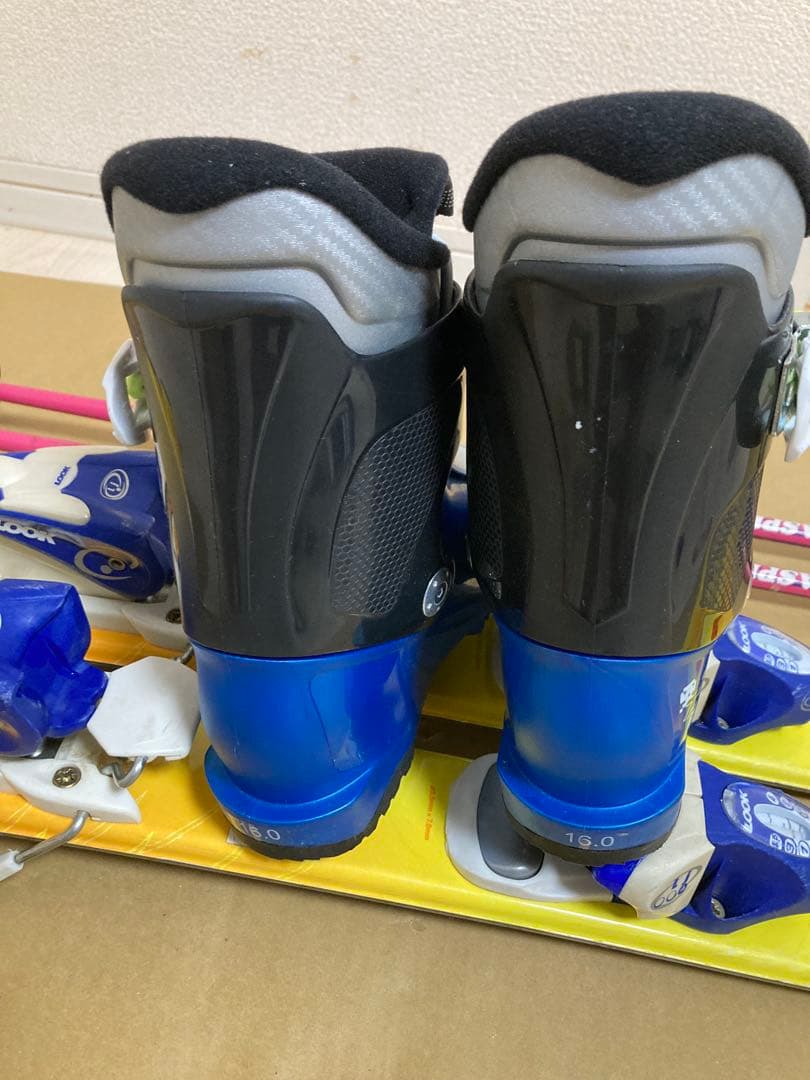 たつKAZAMAキッズ用スキー板90cmブーツ16-17.5cmストック