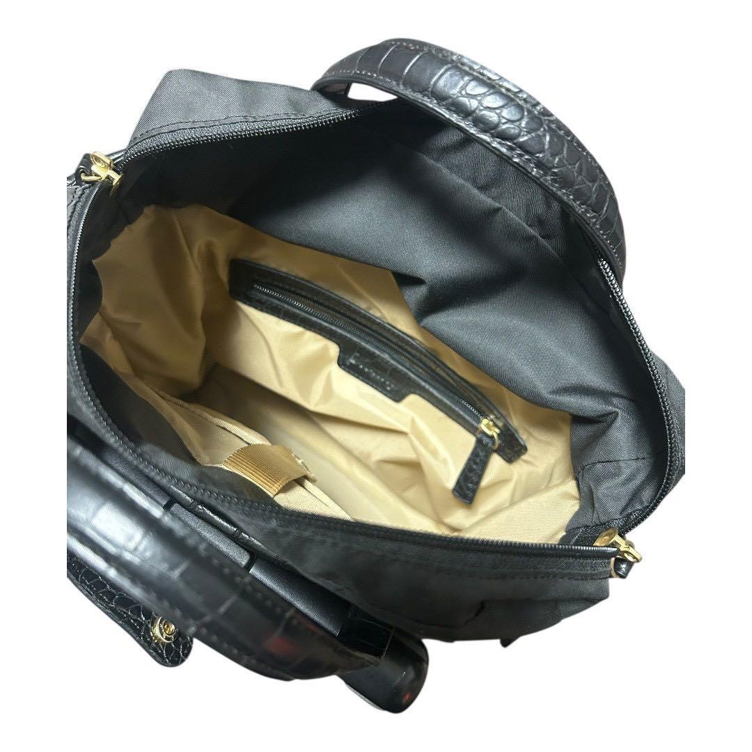 SWANY キャリー付きバッグ クロコ型押し 黒