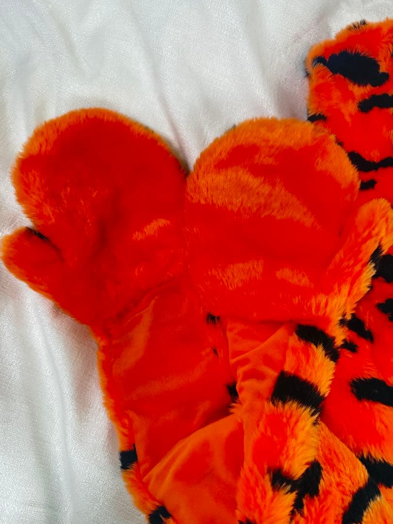 【美品】【即日発送】ティガー　ファンキャップ　マフラー　手袋　ディズニー