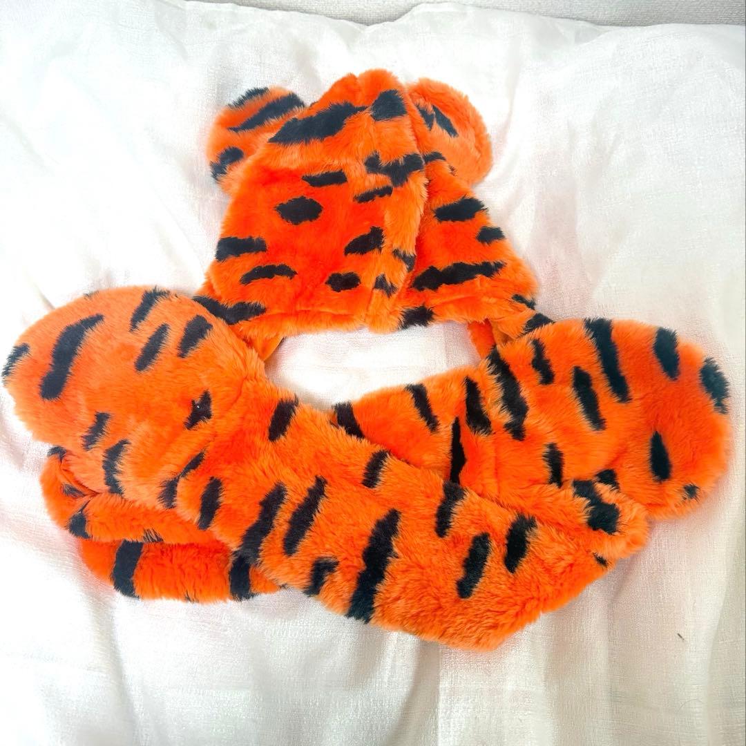 【美品】【即日発送】ティガー　ファンキャップ　マフラー　手袋　ディズニー