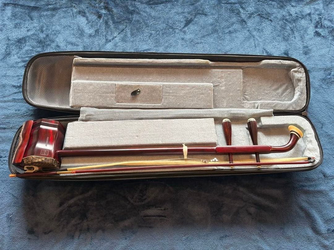 二胡　ハードケース　換えの弓毛付き