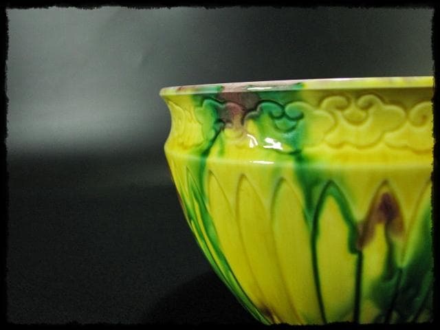 三彩 菊彫 横石 嘉助 十三代 長崎三彩 平戸 茶道具 建水 共箱 f184