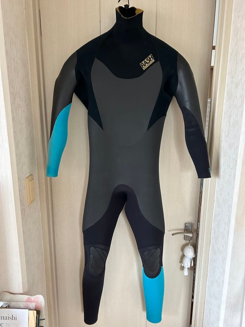 シーズンオフ近し　最終値下げ　RASH セミドライ　ネックエントリー　５ミリ