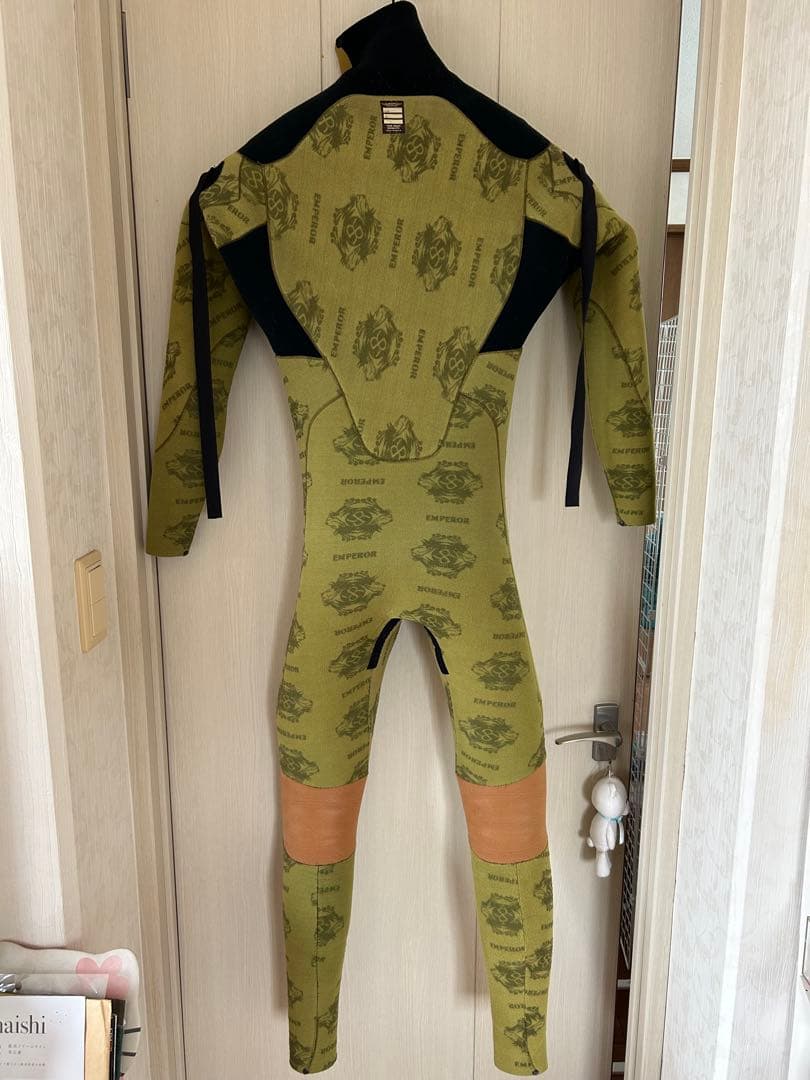 シーズンオフ近し　最終値下げ　RASH セミドライ　ネックエントリー　５ミリ