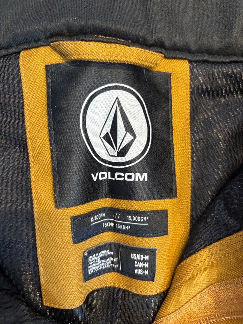 【GORE-TEX】VOLCOM スノーボードウェア Mサイズ　上下セット