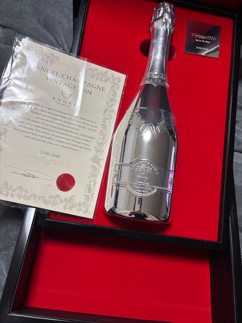 エンジェルシャンパンヴィンテージプラチナシリアルNo.3190 箱に線の傷有り