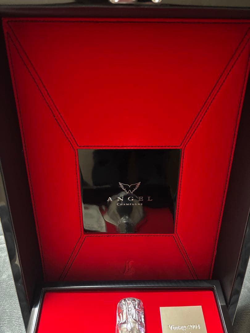 エンジェルシャンパンヴィンテージプラチナシリアルNo.3190 箱に線の傷有り