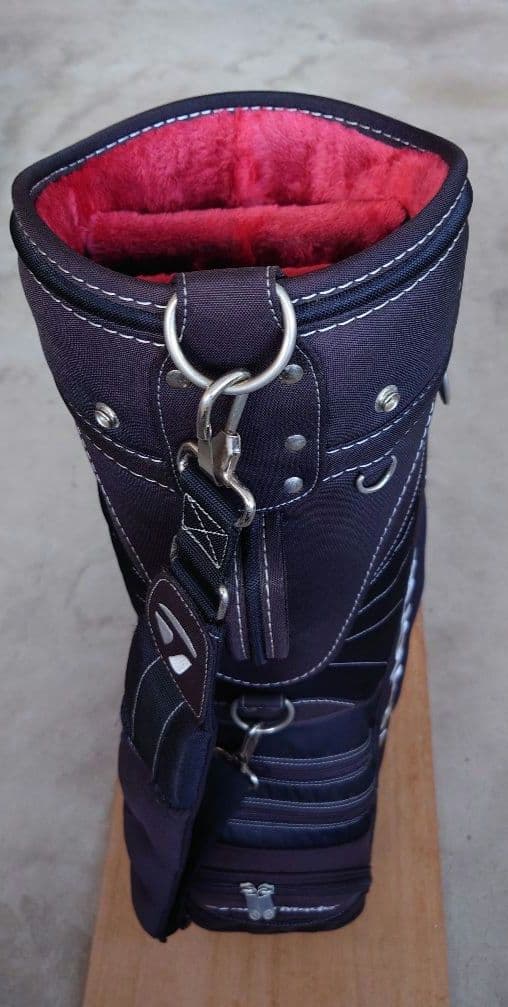 TaylorMade ゴルフバッグ 黒 赤内側