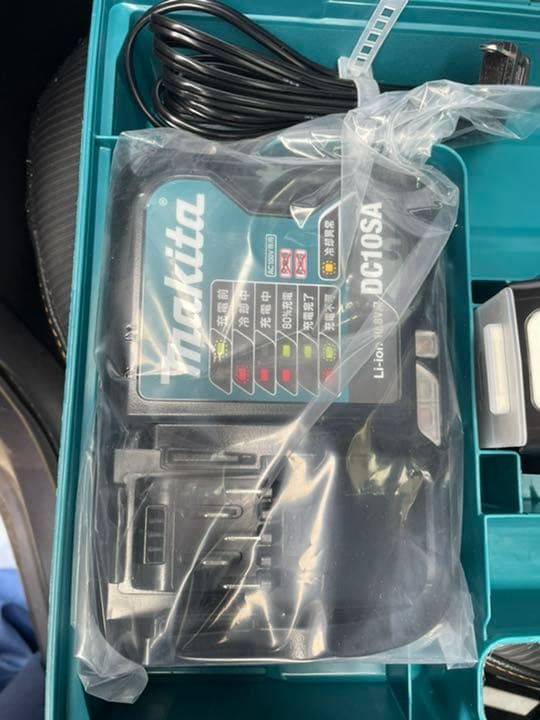 makita 電動ドライバー工具セット (充電器&バッテリーのみ)