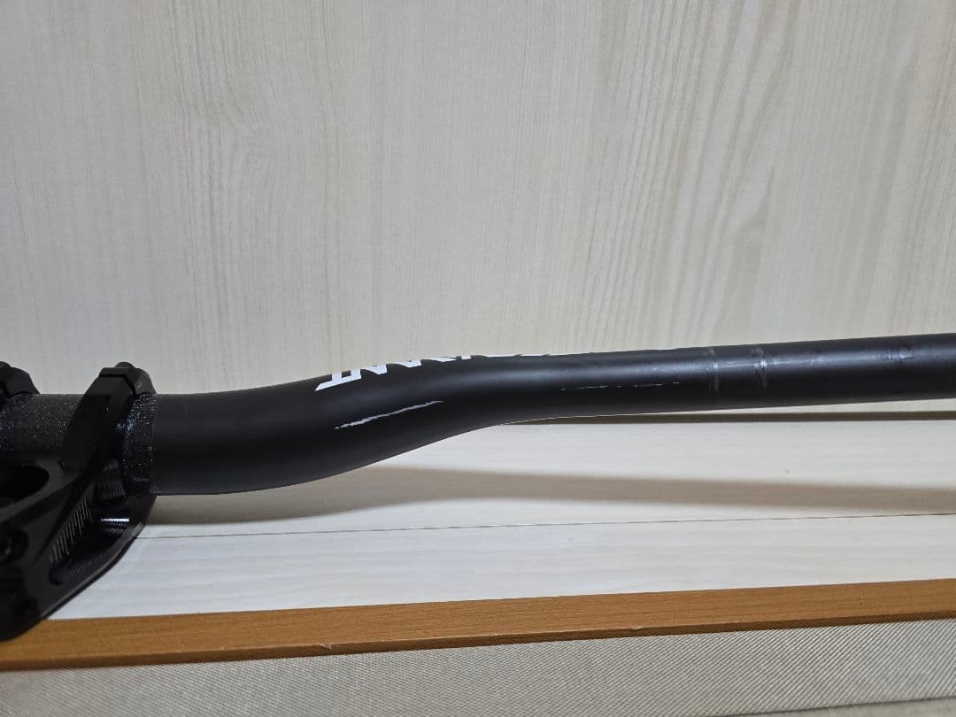 TRUVATIV カーボンライザーバー FUNNステムセット