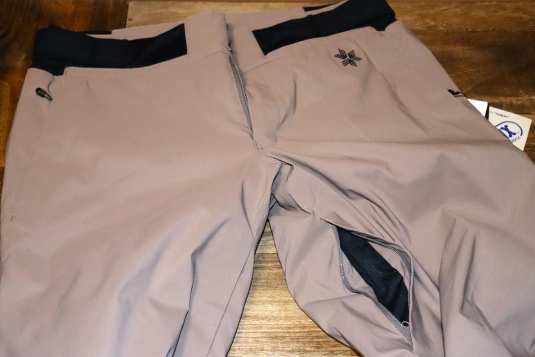 新品 ゴールドウイン G-エンジニアード 中綿 スキーパンツ (4/XL) Ⓗ