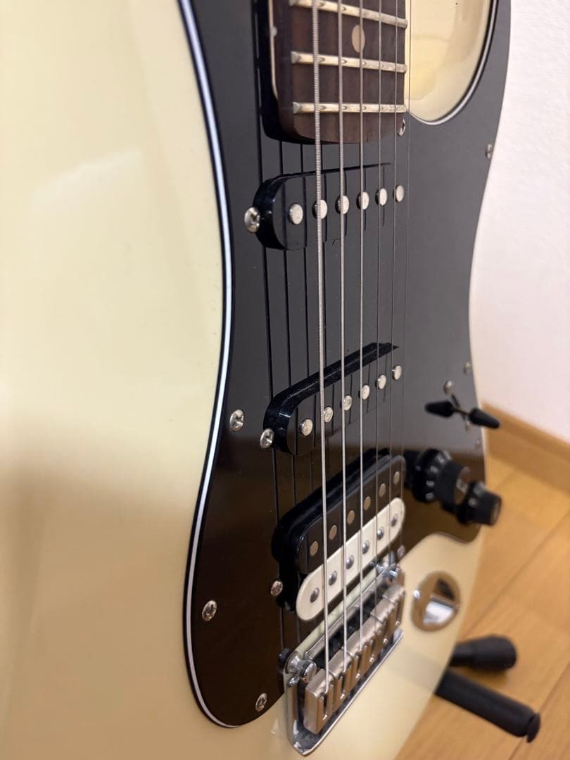 Squier by Fender Stratcaster HSS ストラト