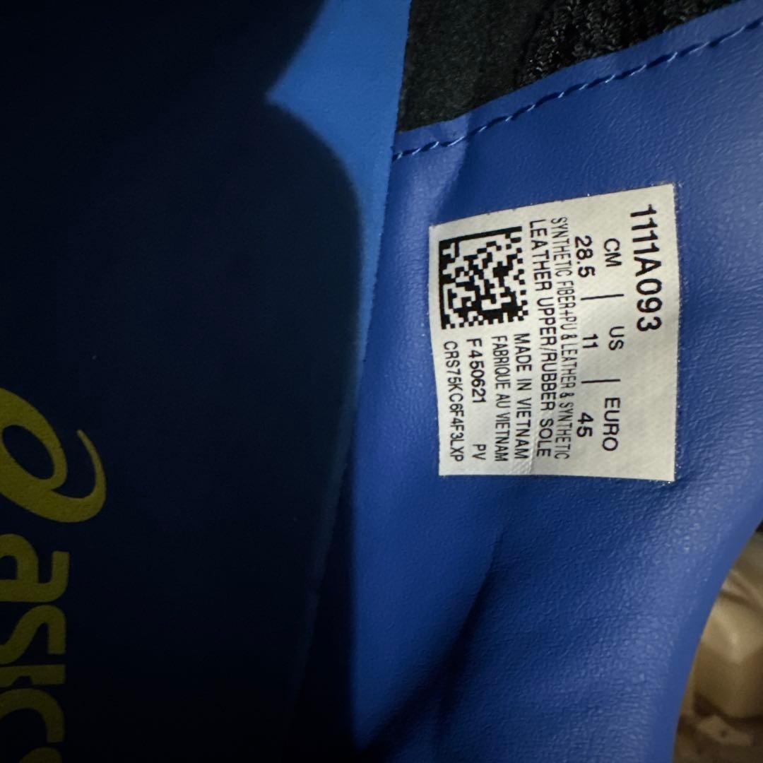 ASICS フットサルシューズ　28.5㎝