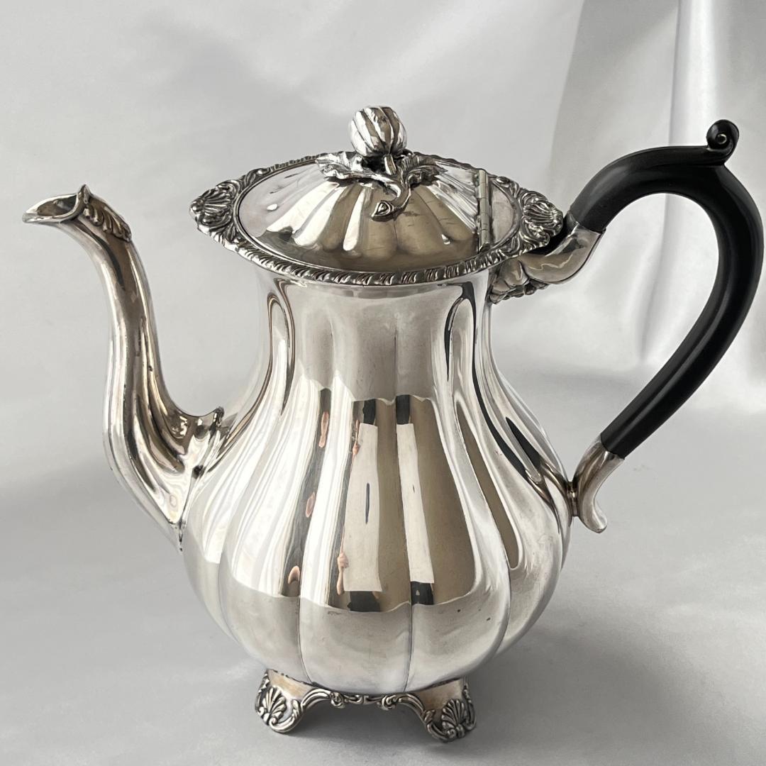 【Old English】メロンフォルムのコーヒーポット【シルバープレート】