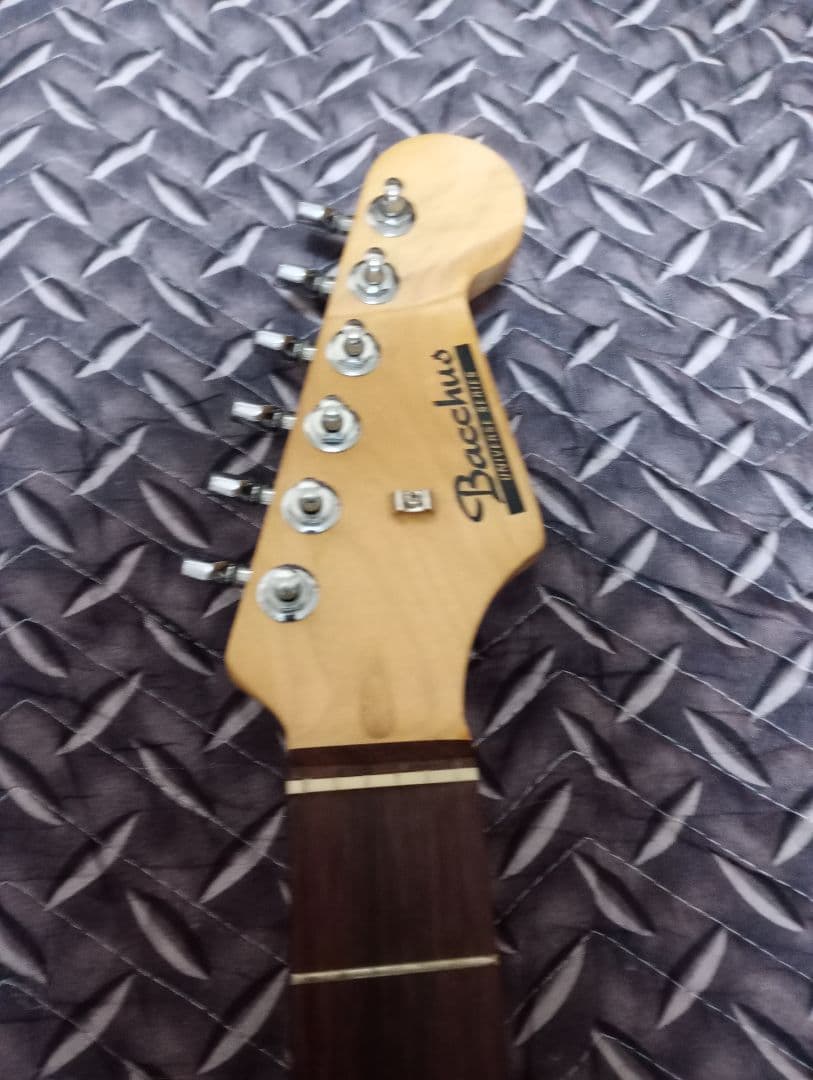 BACCHUS　UNIVERSE　エレキギター　バッカス　ユニバース