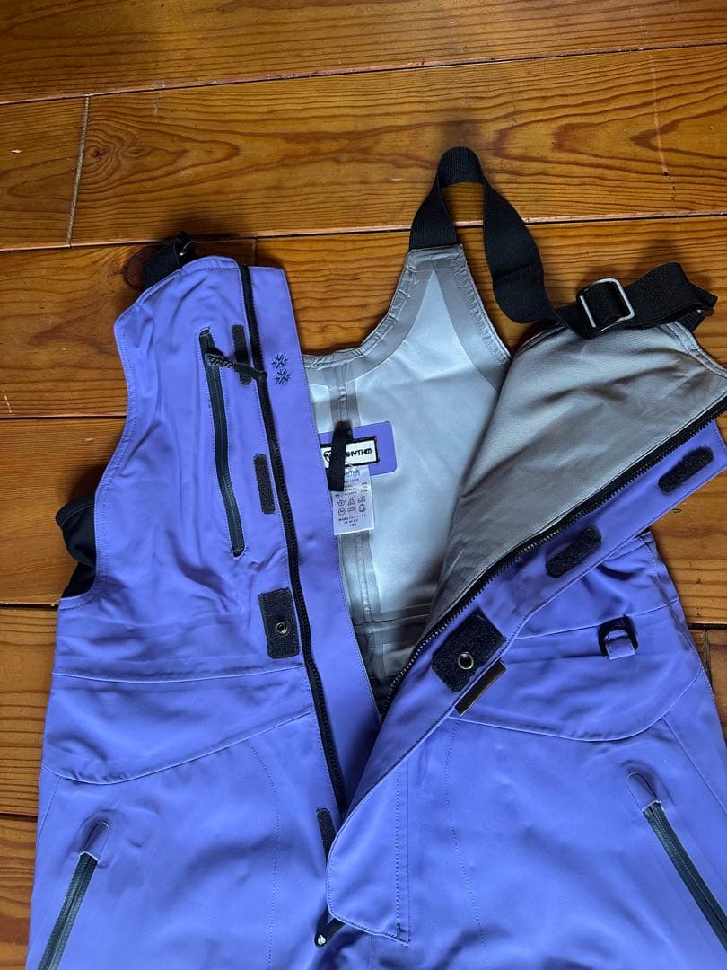 P.RHYTHM yoteipants プリズム　スノーパンツ　XS 女性着用