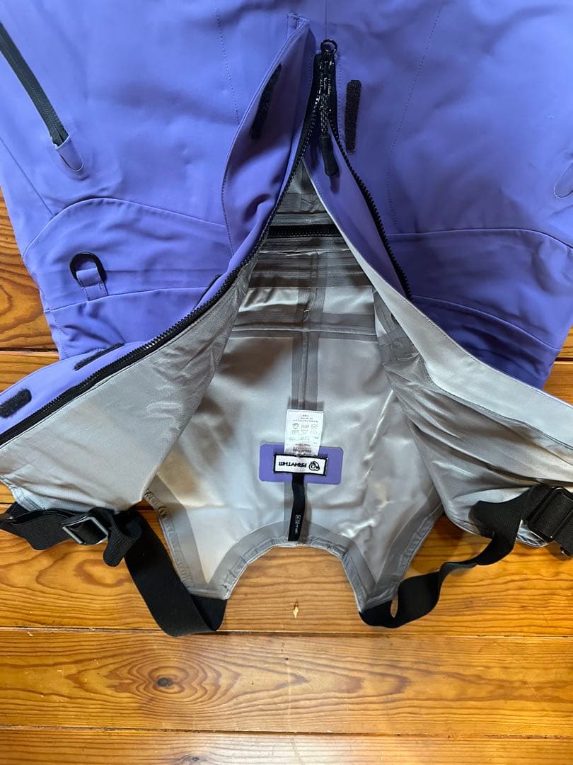 P.RHYTHM yoteipants プリズム　スノーパンツ　XS 女性着用