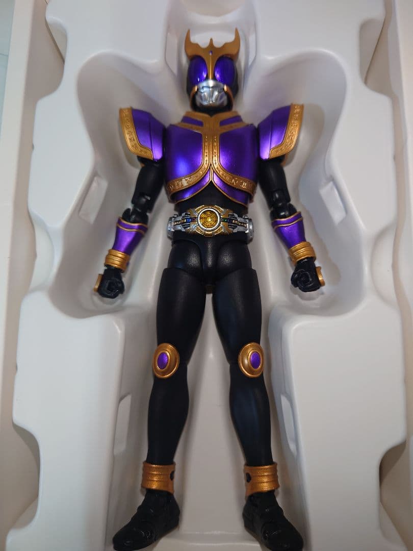 真骨彫　仮面ライダークウガ　ライジングタイタン