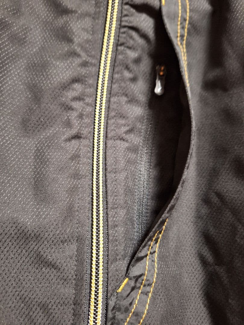 Mizuno ウィンドブレーカー上下セットブラック/レッド Mサイズ