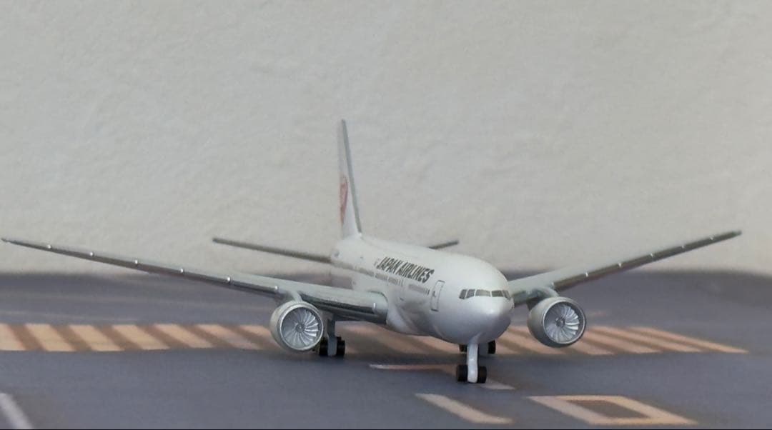 JALUX　JAL　日本航空 B777-200 1/600 ディスプレイモデル