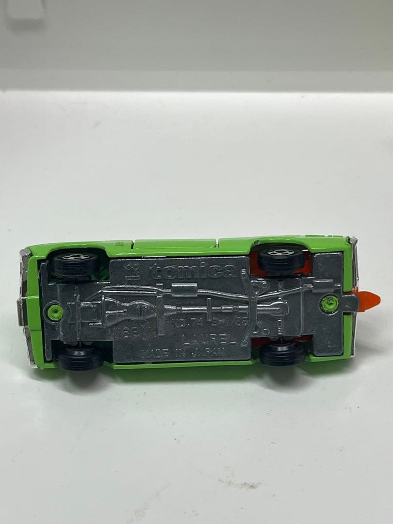 トミカ 黒箱 14 -1-3 ニッサン ローレル 2000 sgx